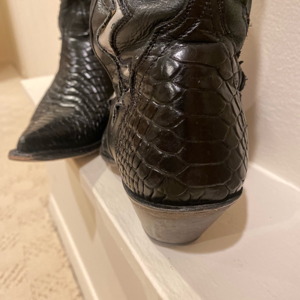 Black Leather Western Boots Festival Trend - Picture 5 of 9